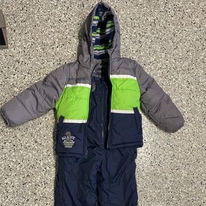 London Fog boys snow set. Jacket and Bib pants 5-6T